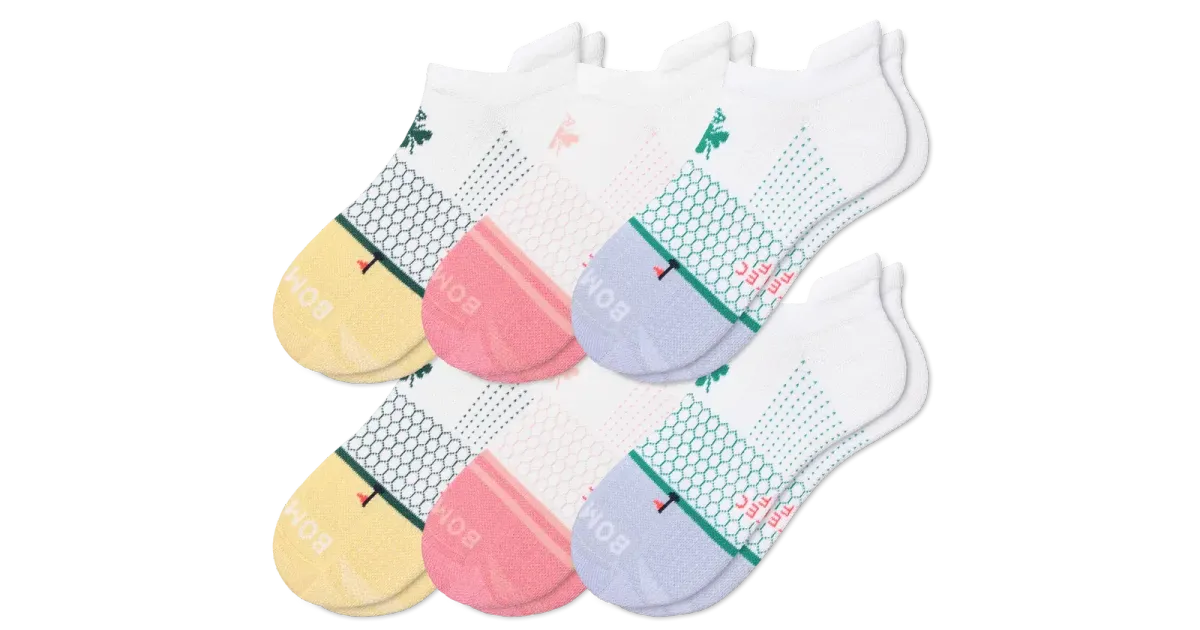Color-blocked ankle socks on black — official fashion product photography