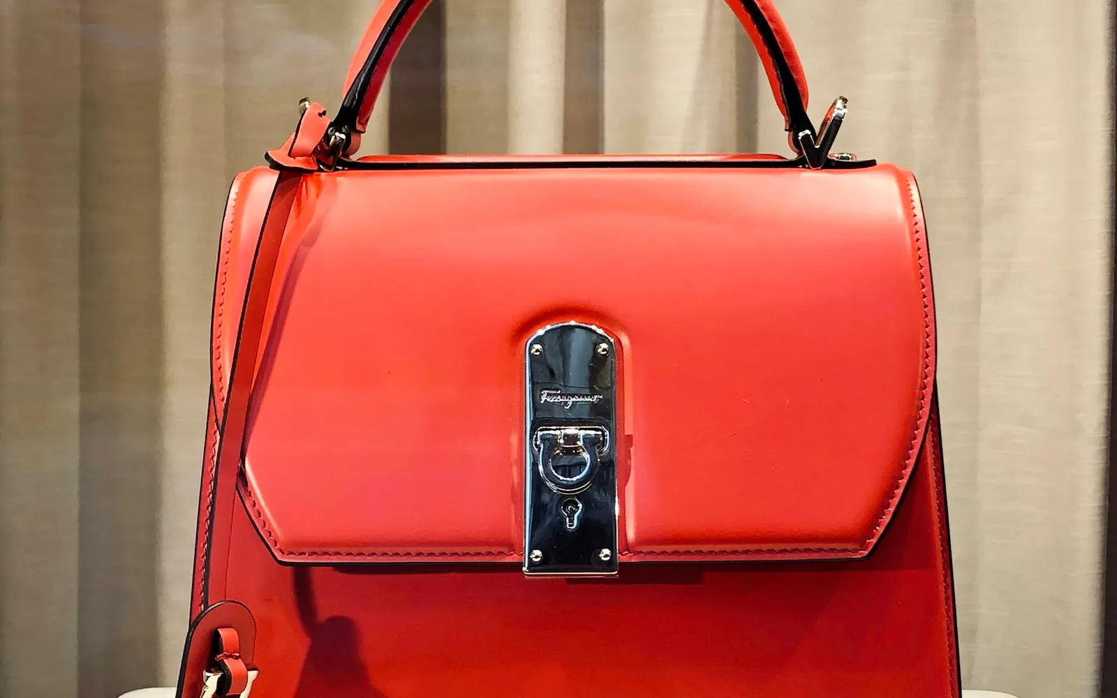 Louis Vuitton Fashion store cover