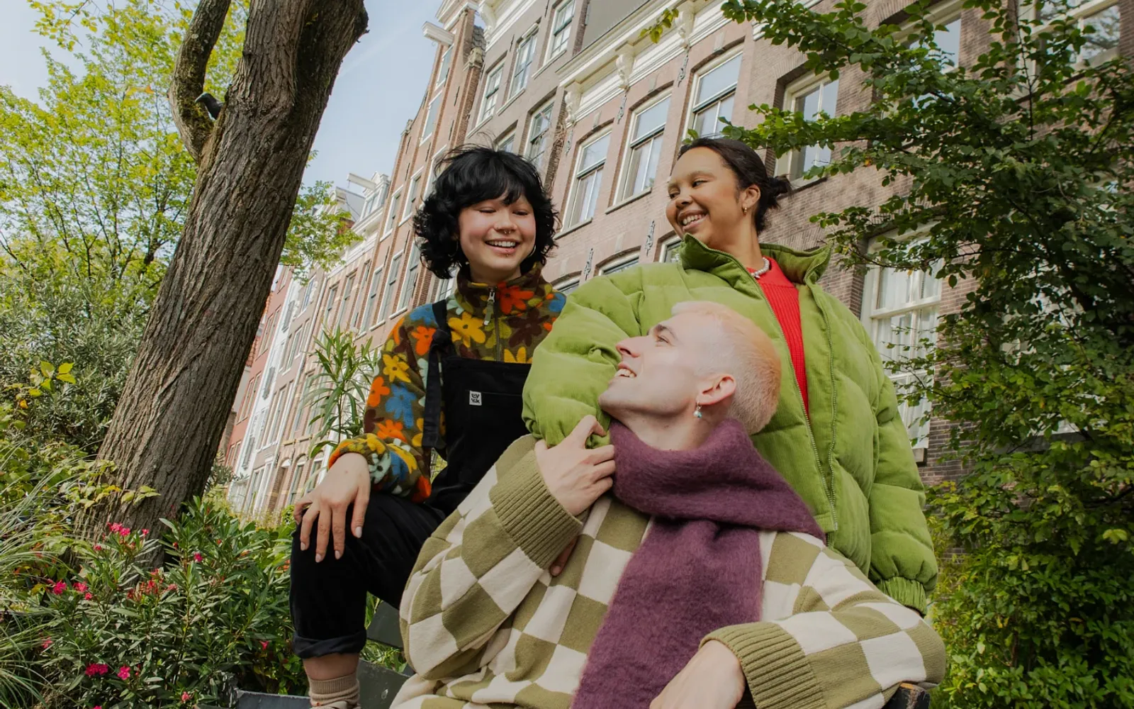 Lucy & Yak Fashion store cover