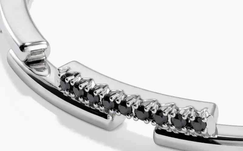 Mejuri Jewelry store cover